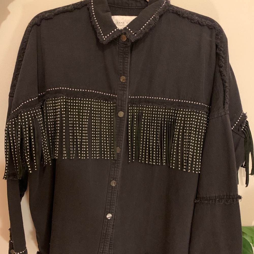 STUDDED FRINGE DENIM JACKET